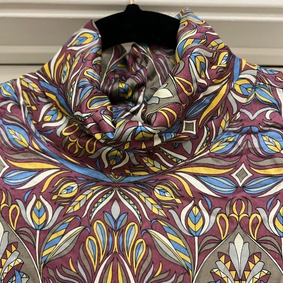 SFIZO Sfizio Art Deco Style Mockneck Top - Picture 9 of 14